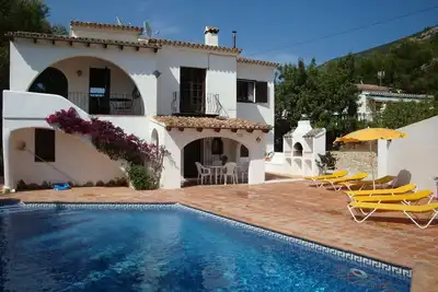 Image de Private Pool, terrace vineyard views, Bbq, Table Tennis, 5 min car Beach\/Town