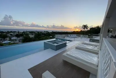 Image de Stunning 4 bed luxury villa with infinity pool, jacuzzi & panoramic sea views