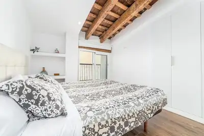 Image de Center-2br, 2ba-Attic-Terrace, View, Wi-Fi, A/C