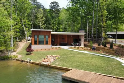 Image de Style & Grace | 4 Bed, 3 Bath