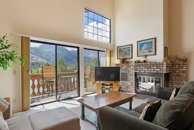 Image de Interlaken 38, rustic condo with views for days