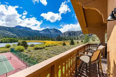Image de Interlaken 28, condo with spectacular views.