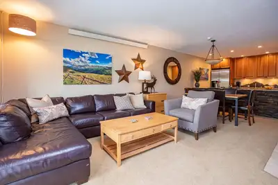 Image de Amazing 2bd/2ba condo! Custom updates, stellar amenities and prime location!