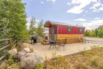 Image de ☆ Magical Gypsy Wagon ☆ Unique Mountain Getaway