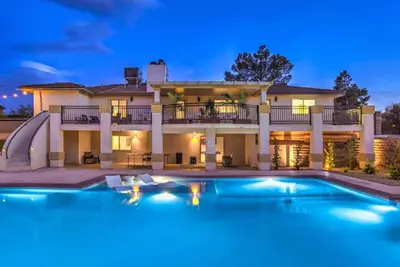 Image de Vegas Saltwater Pool Villa, Jacuzzi, Hammocks, Rv