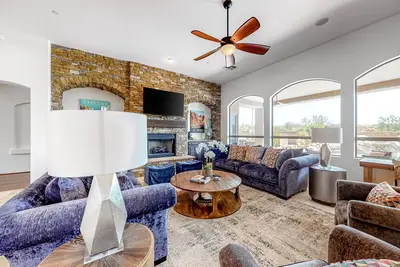 Image de Dog-Friendly Desert Oasis w/ a Gourmet Kitchen, Private Pool, & Putting Green