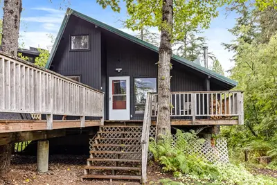 Image de Cozy Cabin in Central Girdwood W/ Wood Stove, Washer/Dryer, & Free WiFi
