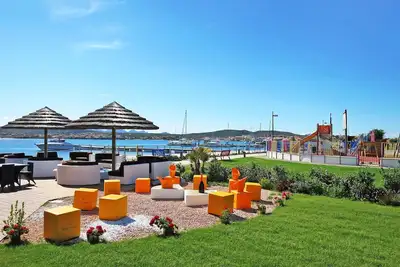 Image de Bel appartement avec Wifi, climatisation, piscine, Tv, terrasse, animaux admis et parking