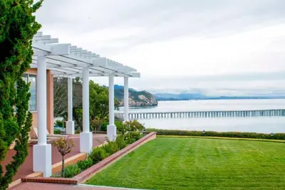Image de Your Relaxing Getaway Awaits! 2 Comfortable Units, Free Parking, Onsite Pool