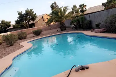 Image de Charming Private Oasis- Approx 10 min to strip, Arcade Machine, FootMassagers