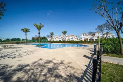 A Bright Apartment with Golf Views - Mo2811lt