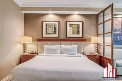 Image de Mgm Signature-21-609 Strip View Jacuzzi Studio