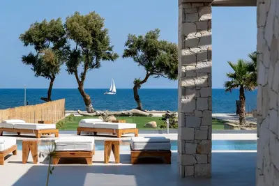 Image de Artemis SeaFront Villa, with Heated Pool & Access to the Sea