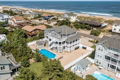 Image de Nautilus | 180 ft to the Beach | Private Pool, Hot Tub, Pet Friendly