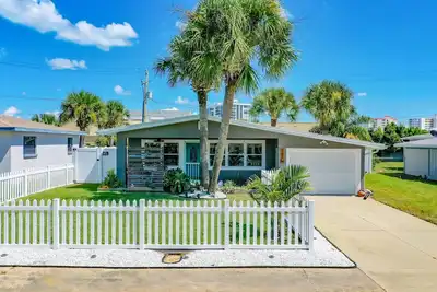 Image de Salty Air Beach House