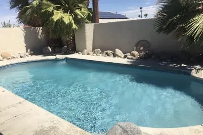 Image de Spacious 3/2 w Private Pool. Mins from Palm Springs.