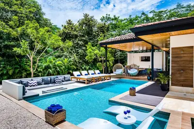 Image de Luxury Retreat: Private Pool, Fire Pit & Exclusive Beach Club – 4 Min to the Beach