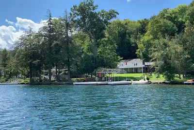 Image de Catskill House on beautiful Oquaga Lake next to the historical Chestnut Inn