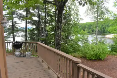 Image de 3 bedroom condo in Eastman with lake views from nearly every room