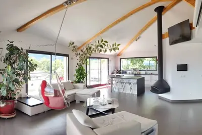 Image de Modern Duplex (home office, laptop friendly)