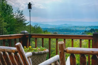 Image de Stunning long-range mountain views, perfect getaway with paved roads all the way