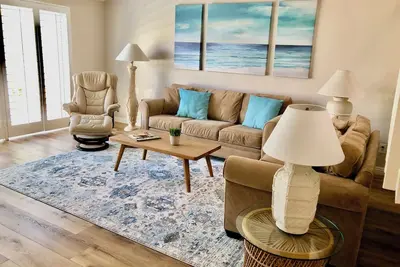 Image de Seabluffe Gated, Beach-Front community! Lovely townhome sleeps 7. Walk to Beach!