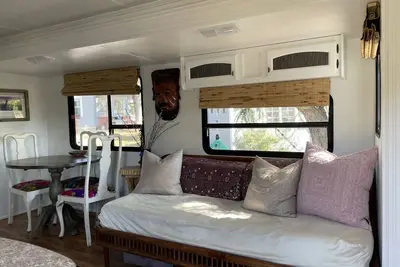 Image de Eclectic Chic Trailer Home