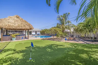 Image de Private 4 bedroom Heated  Pool Home Sleeps10. 5* Minutes to the Indian Shores