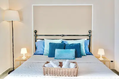 Image de Appartement Chic 2 Chambres | Balcons, Vue & Parking Gratuit