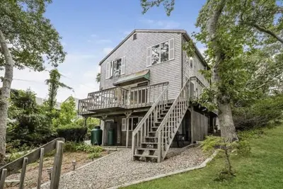Image de All Decked Out | Newly Remodeled Home | Steps From the Center of Town