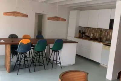 Image de Charmante Maison de 150 m2 proche de la mer au calme dans un îlot de verdure