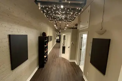 Image de Blackout Themed Residence in the Prime Heart of Omaha’s Old Market!