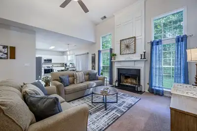 Image de Pet-Friendly 3br w/ Porch & Grill | Weekday Deals!