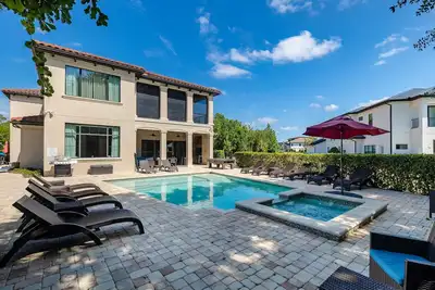 Image de The Grand Estate at Reunion | Ice Rink, Golf Simulator, Game Room and Movie Theatre