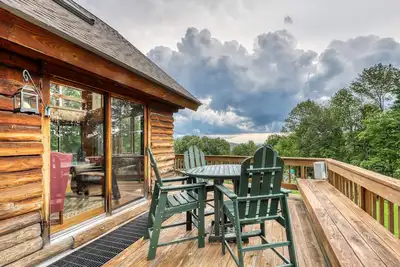 Image de Secluded Cabin w\/ Private Hot Tub, Pond, Fire Pit, Free WiFi, Close to Skiing