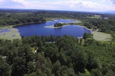 Image de Hudson: Martin Van Buren 2 bedroom lake house cottage