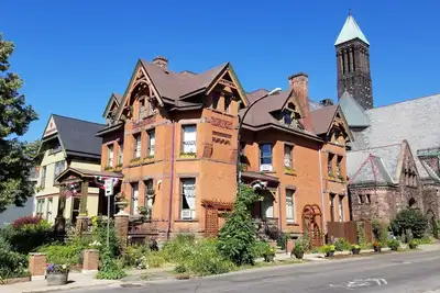 Image de Treat yourself to Victorian charm