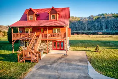 Image de New River Ramble - riverfront with game room, hot tub, fire pit