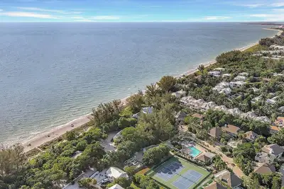 Image de Sunset Captiva 10 - Private home just steps to the beach