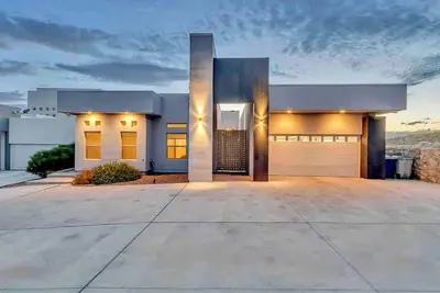 Image de Private Franklin Hills Retreat