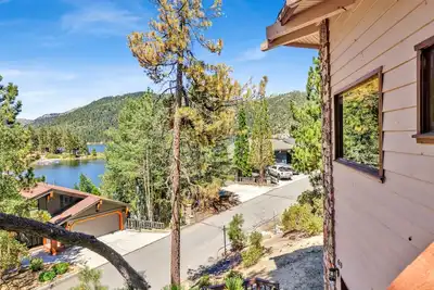 Image de Cove Lakeview Cabin at Boulder Bay Big Bear