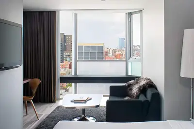 Image de A Unique Gem in the Heart of Nyc! 2 Comfortable Units, Short Drive to MoMA