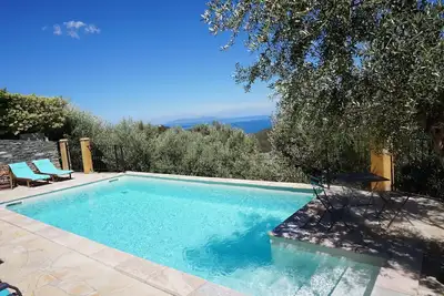 Grande anciennes maison en pierres avec piscines prive´