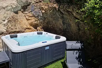 Image de La Demeure des Glycines avec jacuzzi