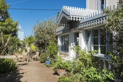 Image de Spectacular gated Neo-Classical Villa with Private Pool and extensive gardens