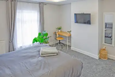 Image de Maison-Moderne-Salle de bain privée séparée-Vue sur Rue