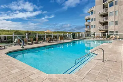 Image de Ocean Shores Beach Front: Pools, Sand Dunes, Endless Beaches