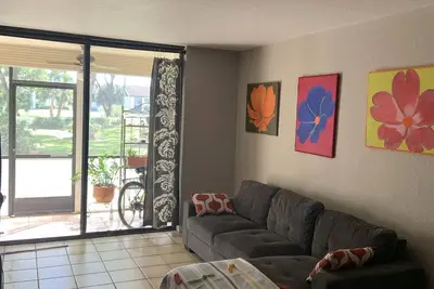 Image de Roomy 1st floor condo