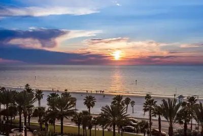 Beach Front 2 Br/2ba Club Wyndham Clearwater
