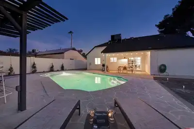 Designer's Dream home with free Pool